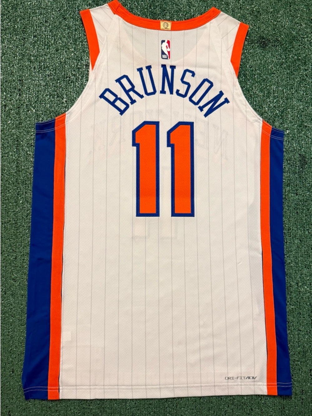 Authentic Jalen Brunson New York Knicks White City Edition Jersey Size 44/M - Picture 11 of 16